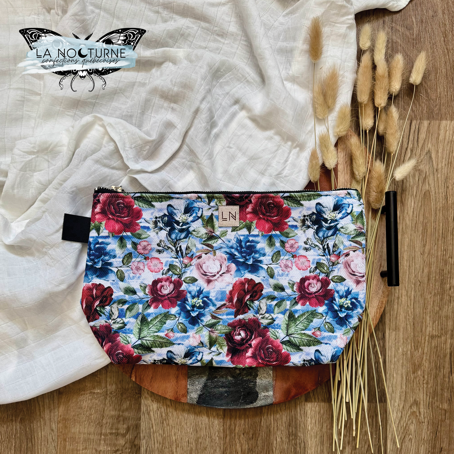 PRÊTE À PARTIR - Trousse Fleurs rouges & bleues